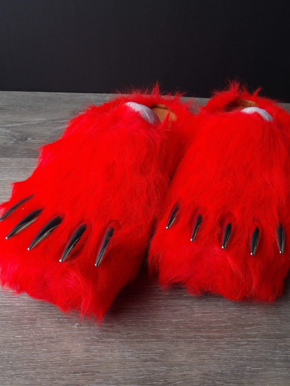 Bear claw red mule